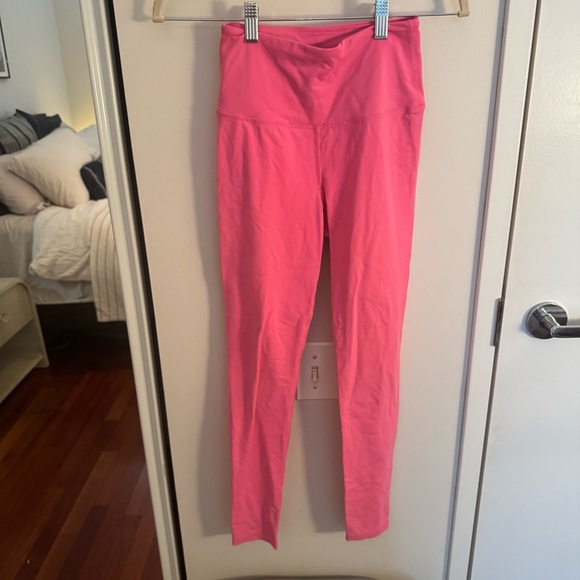 YEAR OF OURS STUDIO EVERYDAY PINK LEGGINGS - Picture 2 of 5